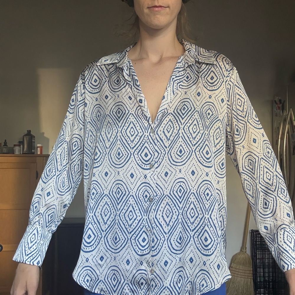 Zara Blue & White Geometric Diamond Print Button Down Blouse Shirt L Large